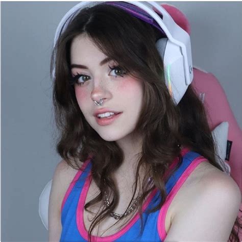 hannahowo nudes